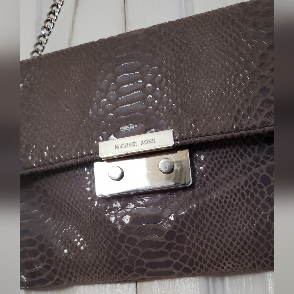 Michael Kors Sloan Angora Snake Emboss Leather Clutch Chain Strap Shoulder Bag - Picture 4 of 8